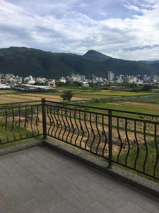 Fountain B&B Yilan Екстер'єр фото